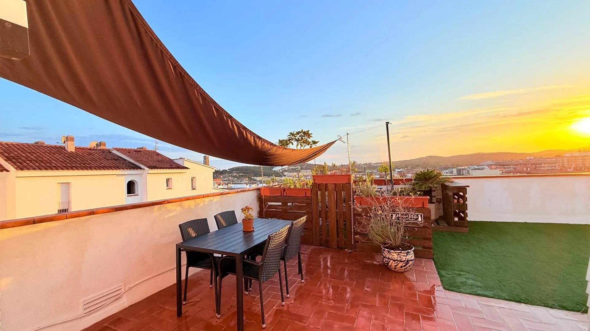 Sunset View Penthouse Unforgettable Getaway New In Lloret-De-Mar Lloret de Mar
